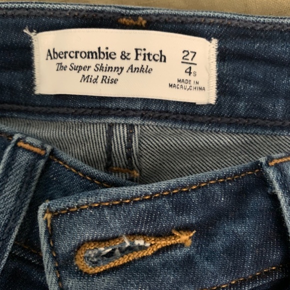 Abercrombie jeans - Picture 3 of 4